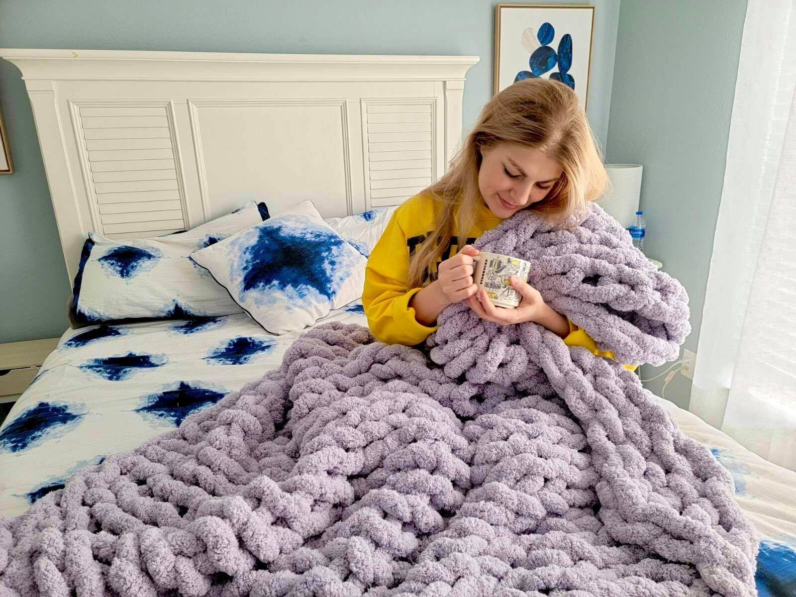  Chunky Knit Chenille Yarn for Hand Knitting Blankets, Super  Soft Big Jumbo Blanket Yarn (Cyan)