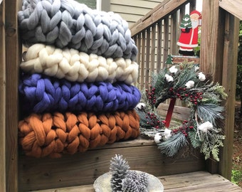 Arm knitted super chunky blanket,knitted blanket, christmas blanket, chunky knits, merino wool blanket, knitted throw blanket, chunky knits
