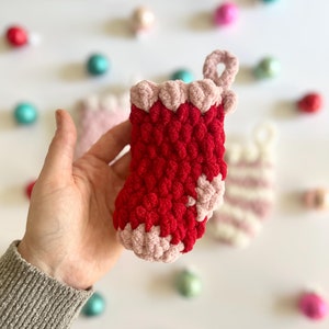 Mini meia de pompom PADRÃO DE CROCHÊ
