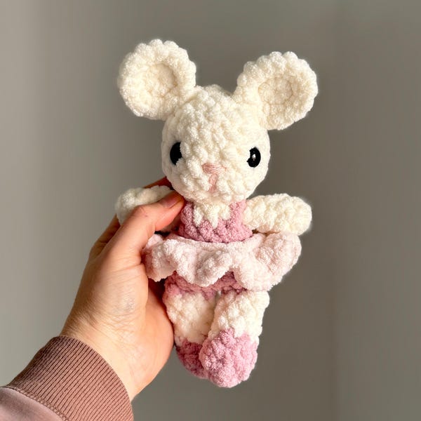 Baby Brie Mouse CROCHET PATTERN (Fable Collection)
