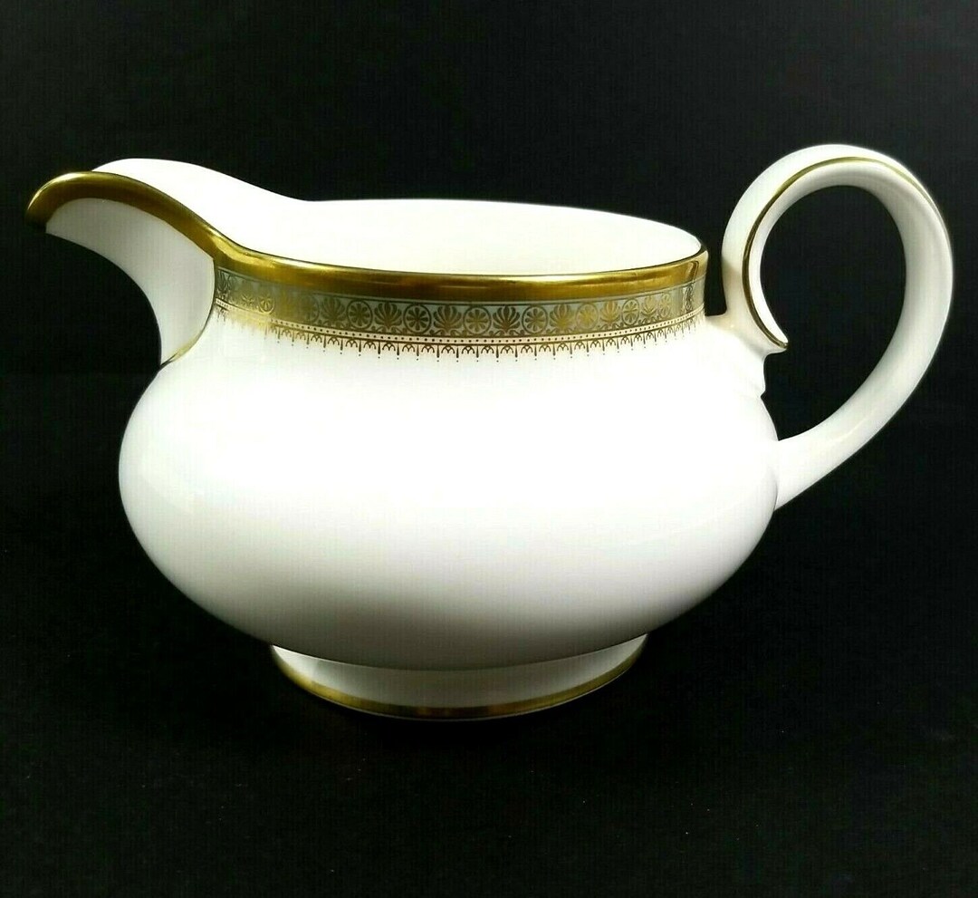 Royal Doulton Clarendon Gravy Jug Fine Bone China Made in England