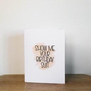 Montrez-moi votre carte de costume d’anniversaire