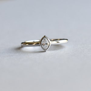 Anillo Marquesa de Plata Esterlina: Delicado Anillo Solitario