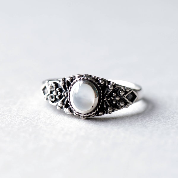 Mother of Pearl Ring, Oval Ring, Boho Ring, 925 Sterling Silver Ring, Art Deco Ring