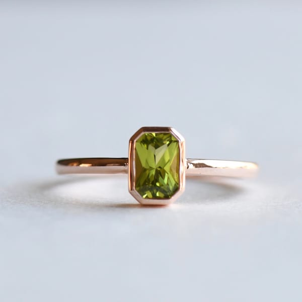 14K Solid Gold Peridot Ring, Statement Ring, Birthstone Ring, August Birthstone Ring, Rose Gold Ring, Rose and Choc Ring, HRG080