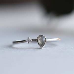 Silver Labradorite Ring, Minimalist Ring, Teardrop Ring, Dainty Ring, 925 Sterling Silver Ring, Rose and Choc Ring