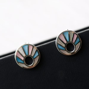 Mother of Pearl 925 Sterling Silver Stud Earrings, Clam Shells Stud, Summer Jewelry, Pastel Jewelry, Contemporary Style Jewelry, Round Studs