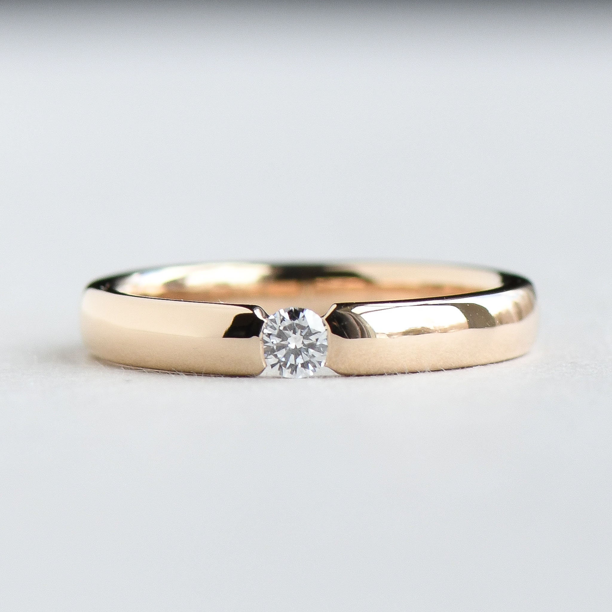 Size 6.5, Single Diamond Wedding Band, 14k Solid Yellow Gold Band Size 6.5, Single Diamond Wedding Band, 14k Solid Yellow Gold Band