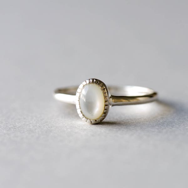 Mother of Pearl Ring, Oval Ring,  Pearl Ring, Gemstone, Simple Ring, Casual Ring, Rose and Choc Ring, 925 Sterling Silver Ring, Gift For Her