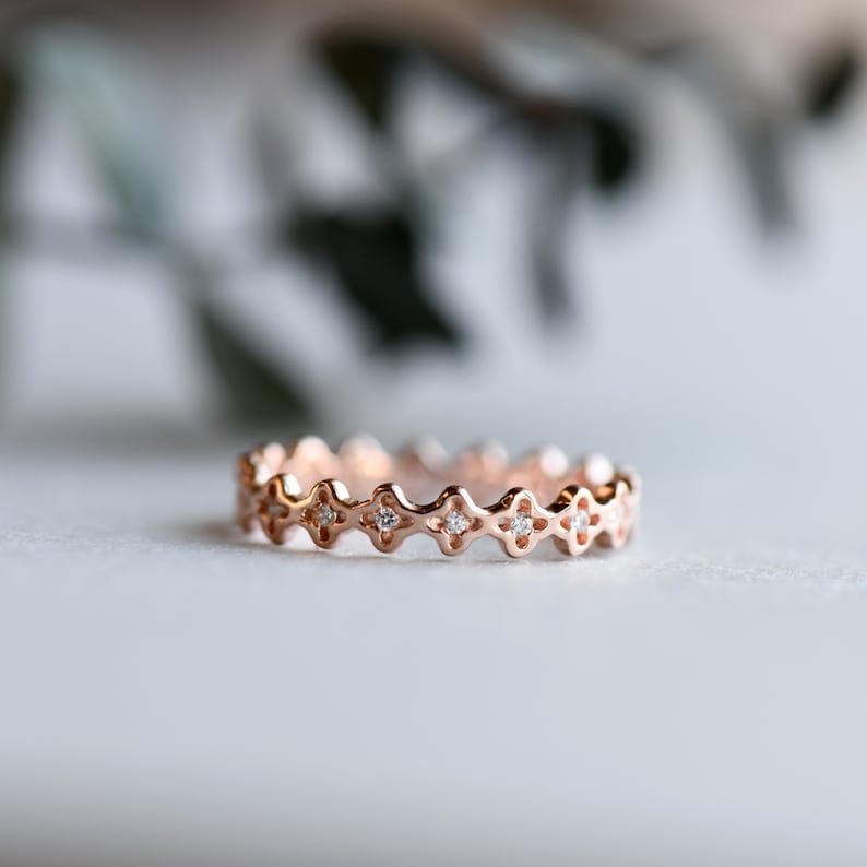 Modern Jewelry Clover Ring Dainty Ring Clovers Eternity Band Rose Gold Ring Simple Jewlery Minimalist Ring Stackable Ring