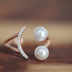 Rose Gold Plated Smiley Dainty Ring With Cubic Zirconia And Shell Pearls,  Minimalist Jewelry, Statement Ring, Emoji Ring