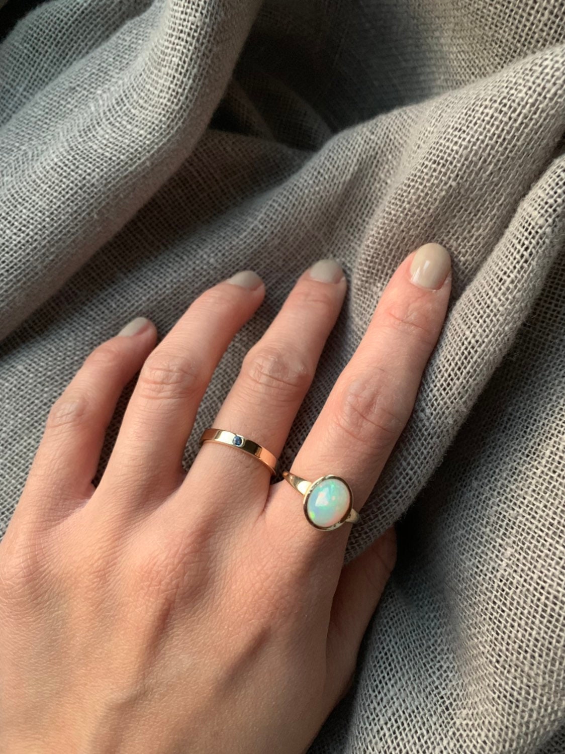 14K イエロー ゴールド サファイア リング、3 mm 結婚指輪 14K イエロー ゴールド サファイア リング、3 mm 結婚指輪