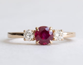 18K Three Stone Rudy Diamond Ring, Alternative Bridal Ring, Engagement Ring