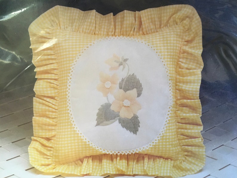 Vintage Creative Expressions Pillow Quilting Kiit # 4142