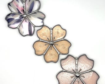 Arte de pared de vitrales con flores de cerezo o atrapasol