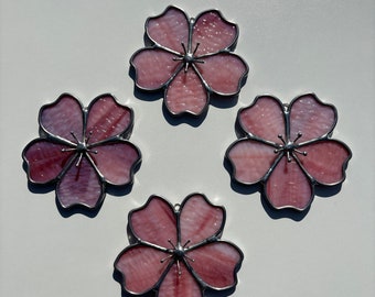 Arte de pared de vitral con flor de cerezo rosa o atrapasol hecho a pedido