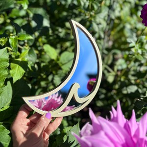 Mirror Wave Crescent Moon