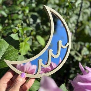 Mirror Wave Crescent Moon