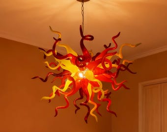 Handgeblazen glazen kroonluchter oranje veelkleurige interieurverlichting kan op maat worden gemaakt