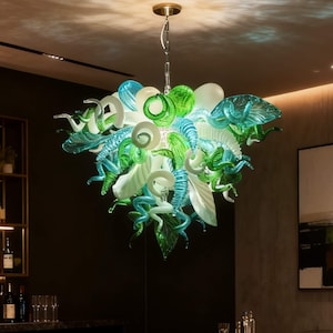 Lámpara de araña de vidrio soplado hecha a mano, color blanco y verde, diseño personalizado, decoración de comedor. imagen 1