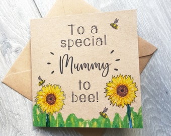 Carte Momie à abeille avec tournesols et bourdons, carte de voeux illustrée unique pour amie, soeur, fille, nièce. Royaume-Uni recyclé