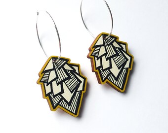 Créoles abstraites, jaune moutarde, bijoux en bois au design géométrique noir et blanc avec créoles en argent sterling. Accessoire unique et boîte cadeau