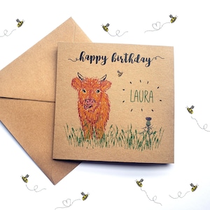 Carte d'anniversaire vache Highland personnalisée avec chardon et abeille, cartes de joyeux anniversaire illustrées uniques. Idéal pour un ami, une soeur, un neveu, un fils