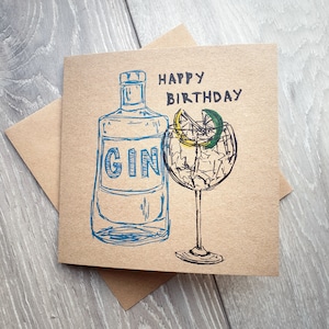 Gin Happy Birthday Card, illustrierte Flasche und Ballonglaskarten ideal für einen Freund, Onkel, Schwester, Mutter, Tochter. Recyceltes Viereck aus UK