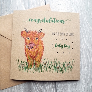 Tarjeta de felicitación para el nacimiento de un niño con vaca de las Highlands, divertida y tierna tarjeta para recién nacido. Regalo para nuevos padres. Es un niño. Felicidades por el nacimiento de tu bebé. Reino Unido