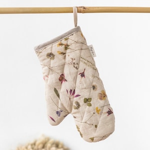 Botanical Print Linen Oven Mitt – Quilted Heat Resistant Kitchen Glove – Stone Washed Linen Cooking Mitt – Protective Oven Glove