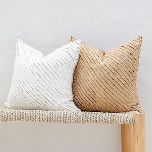 Funda de almohada de lino a rayas en blanco y beige arena – Cojín decorativo de 45 x 45 cm – Funda de almohada decorativa de lino de grosor medio con cremallera para sofá