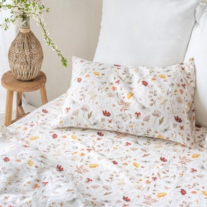Meadow Print Linen Pillowcase – Floral Linen Sham with Envelope Closure – Custom Size Stonewashed Pillow Cover – Nature Inspired Bedding