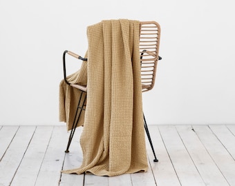 Linen throw in Sandy Beige / Waffle pattern / Linen throw blanket