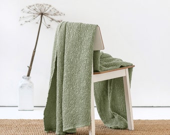 Pistachio green linen waffle throw / Waffle pattern / Linen throw blanket / Bedspread