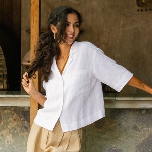 White Linen Camp Shirt for Women – Button Up Linen Blouse with Pockets – Relaxed Fit Stonewashed Overshirt – Lightweight Top ORVIETO image 1