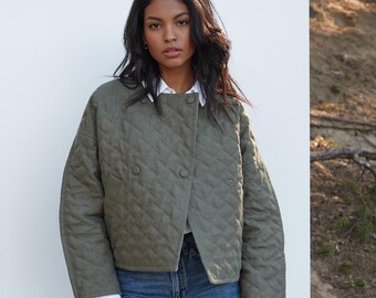 Veste matelassée en lin vert ample pour femme – Vêtement d'automne avec poches et fermeture à boutons-pression – Manteau bohème minimaliste et confortable à superposer BOSA