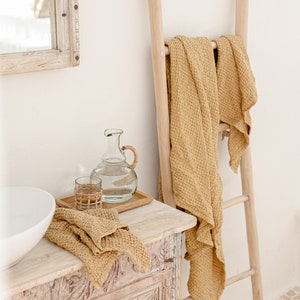 Sandy beige linen waffle towel SET: hand, face, body linen towels / Fluffy, absorbent linen waffle towels