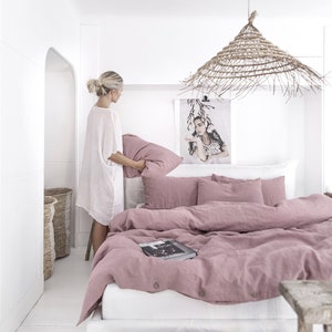 Linen bedding set in Woodrose Dusty Pink. King/ Queen washed linen duvet cover set with 2 pillowcases. image 3