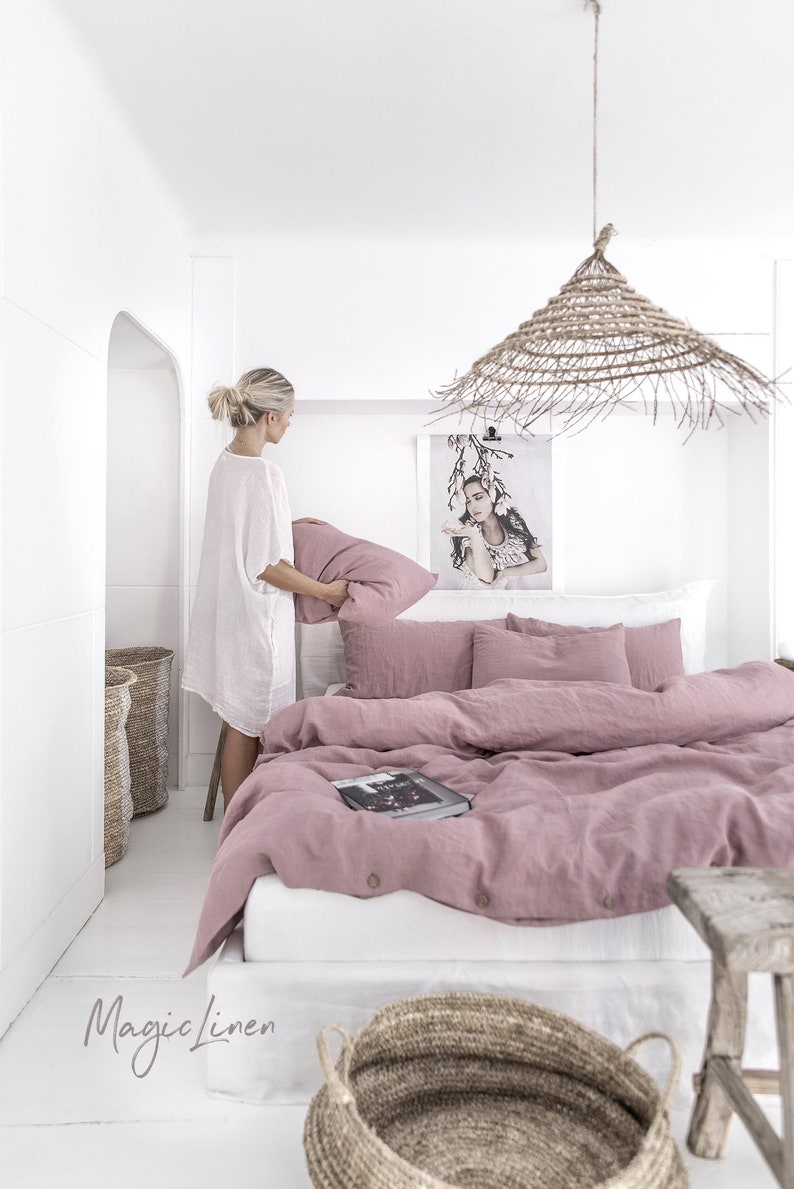 Linen bedding set in Woodrose Dusty Pink. King/ Queen washed linen duvet cover set with 2 pillowcases. image 3