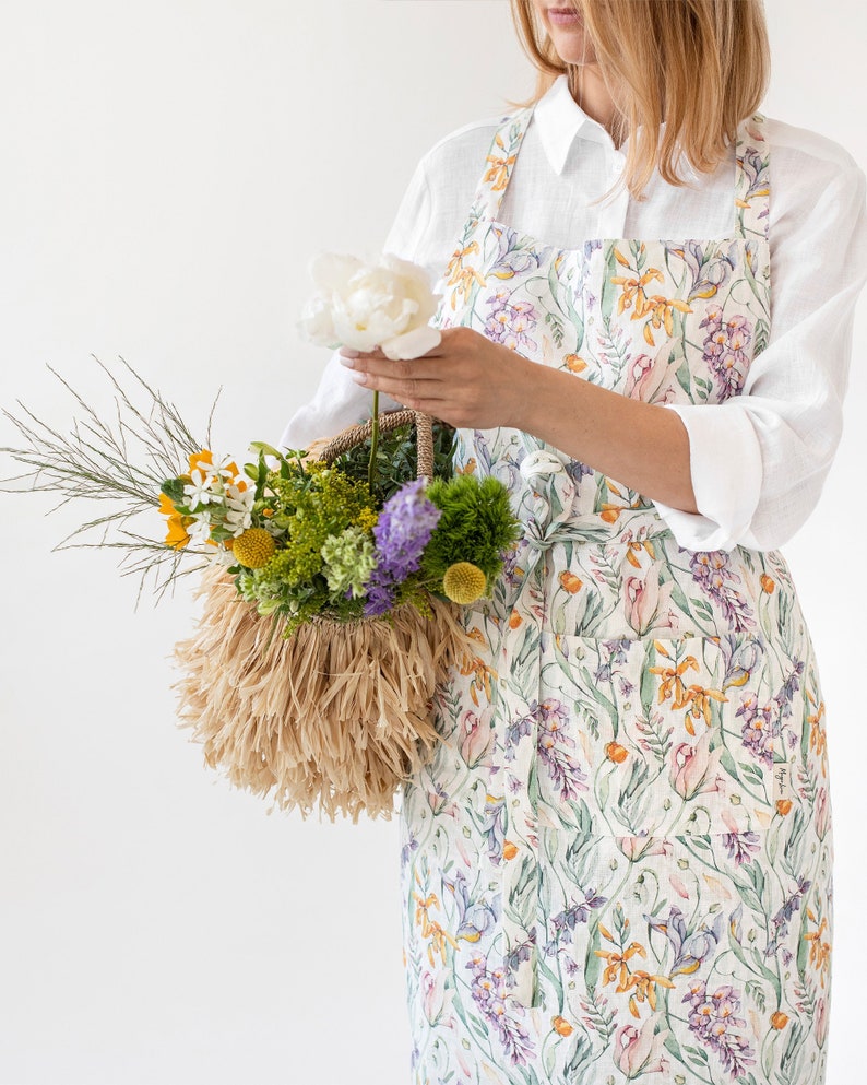 Linen apron with pockets in Blossom print Farmhouse apron Kitchen apron Cooking, gardening, chef apron Aprons for women image 1