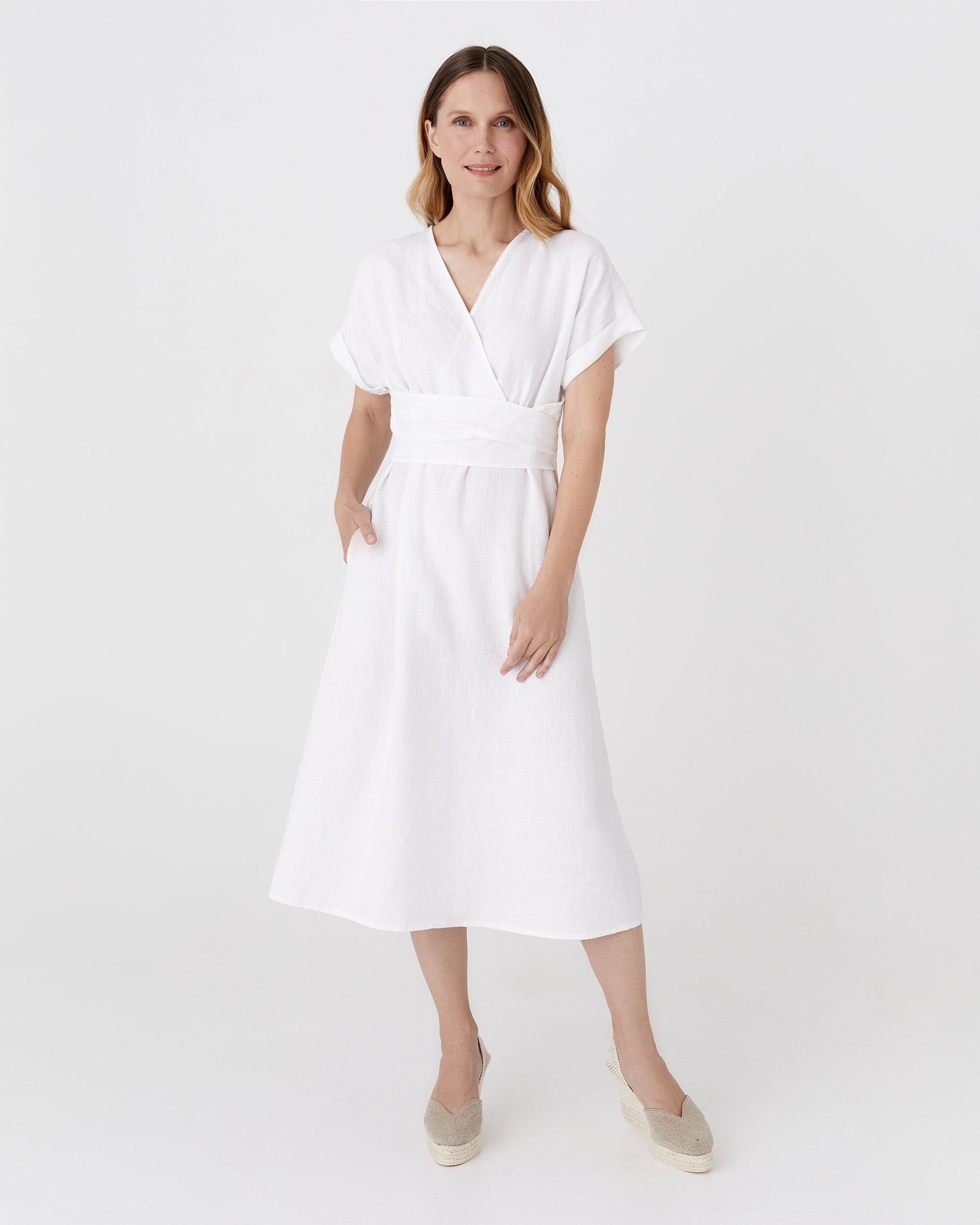 White Linen Wrap Dress with Pockets – Short Sleeve Midi Dress for Summer – Boho Bridal Outfit – Resort Wear – Soft Vacation Look BOHOL