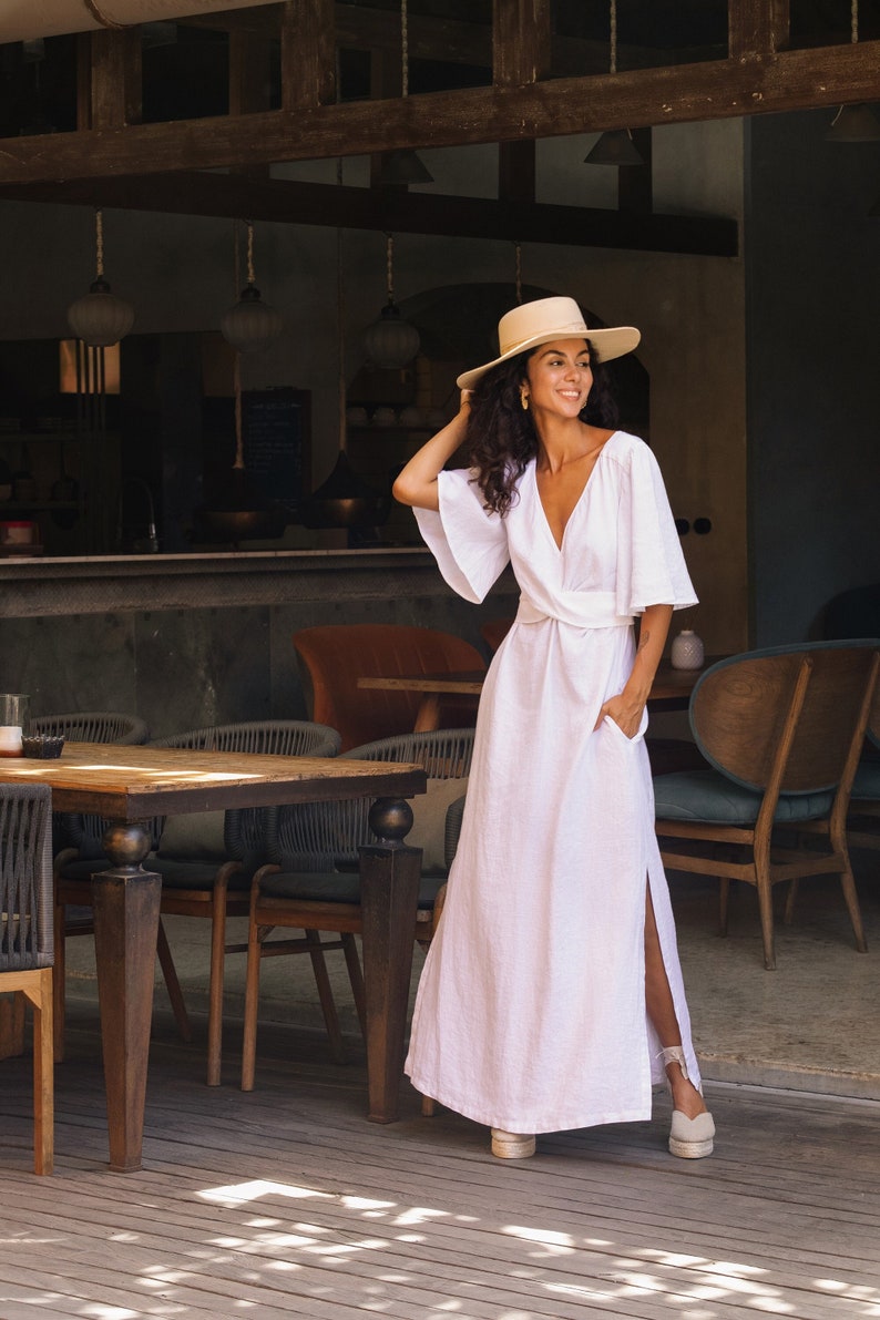 Robe en lin blanche AGRA. Robe longue en lin. Robe de mariée. Robe élégante. Robe portefeuille en lin. Vêtements en lin pour femmes White