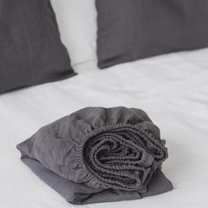 Charcoal Gray Linen Fitted Sheet – Dark Linen Bedding – Queen King Deep Pocket Bed Sheet – Soft Stonewashed Thermoregulating European Linen