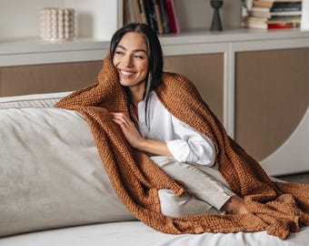 Cinnamon Waffle Linen Throw – Rust Brown Sofa Blanket – Cozy Stonewashed Bed Cover – Earth Tone Couch Throw – Warm Autumn Home Accent