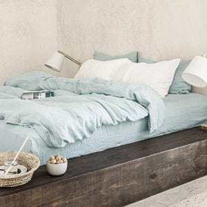 Juego de sábanas de lino azul polvoriento – Ropa de cama Coastal Stonewashed – Sábana encimera transpirable, sábana ajustable, fundas de almohada – Lino puro con certificación OEKO-TEX imagen 4