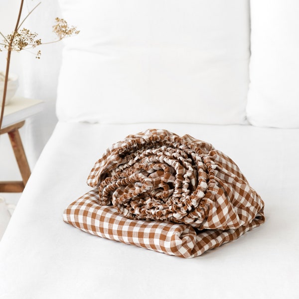 Linen fitted sheet in Cinnamon gingham. Queen King Custom bed sheets. Stone washed bedding. Rustic bed sheets