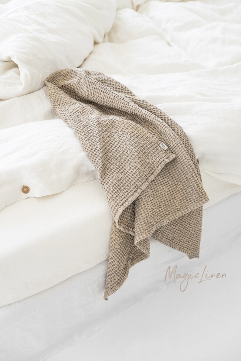 Beige linen waffle towel SET: hand, face, body linen towels. Beige linen towels. Fluffy, absorbent linen waffle towels. Quality bath linens. 画像 8