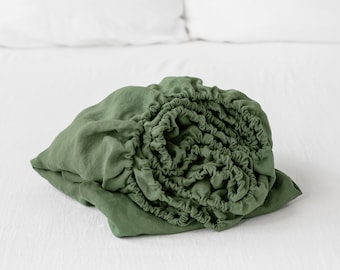 Linen fitted sheet in Forest green / Stone washed linen bedding / King, Queen sheet