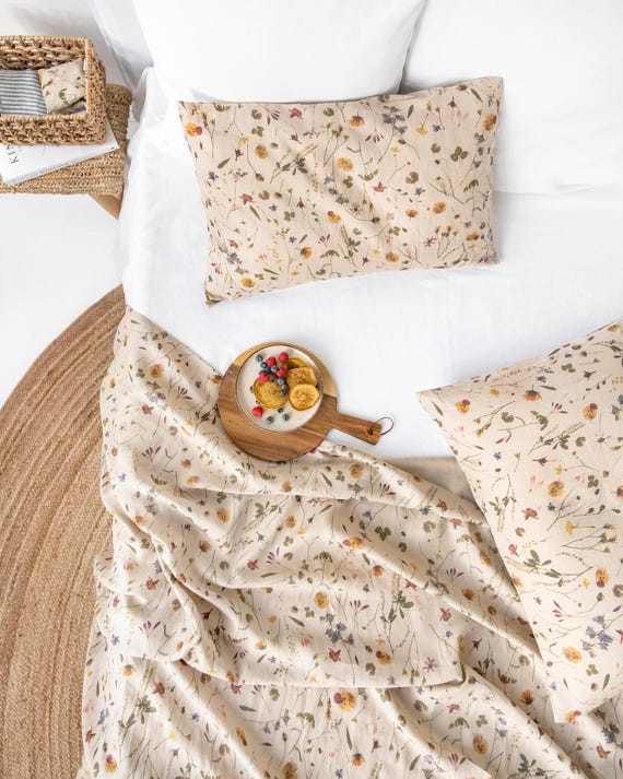 Leinen-Spannbettlaken mit botanischem Muster – Florale Bettwäsche – Weiches, stonewashed Laken – Leinen-Bettlaken im Landhausstil – Queen- und Kingsize-Größen