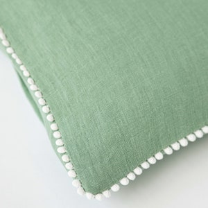 Federa con pompon. Copricuscino in lino. Federa per cuscino rustica fatta a mano. Dimensioni personalizzate standard queen king. Copricuscini 20x20 Matcha green